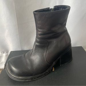 Vintage Y2K Steve Madden Black Leather Books